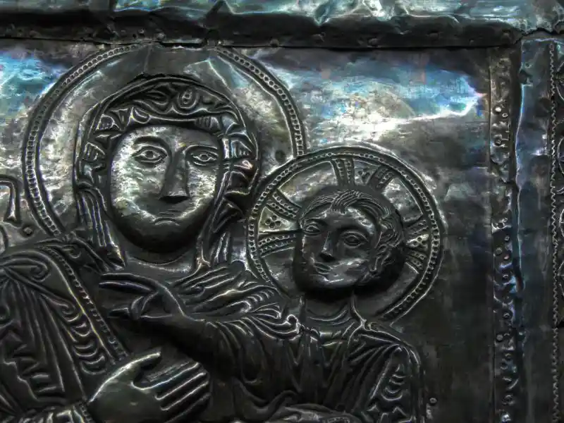Staurotheque, icons, crosses, mother and child, metal plate